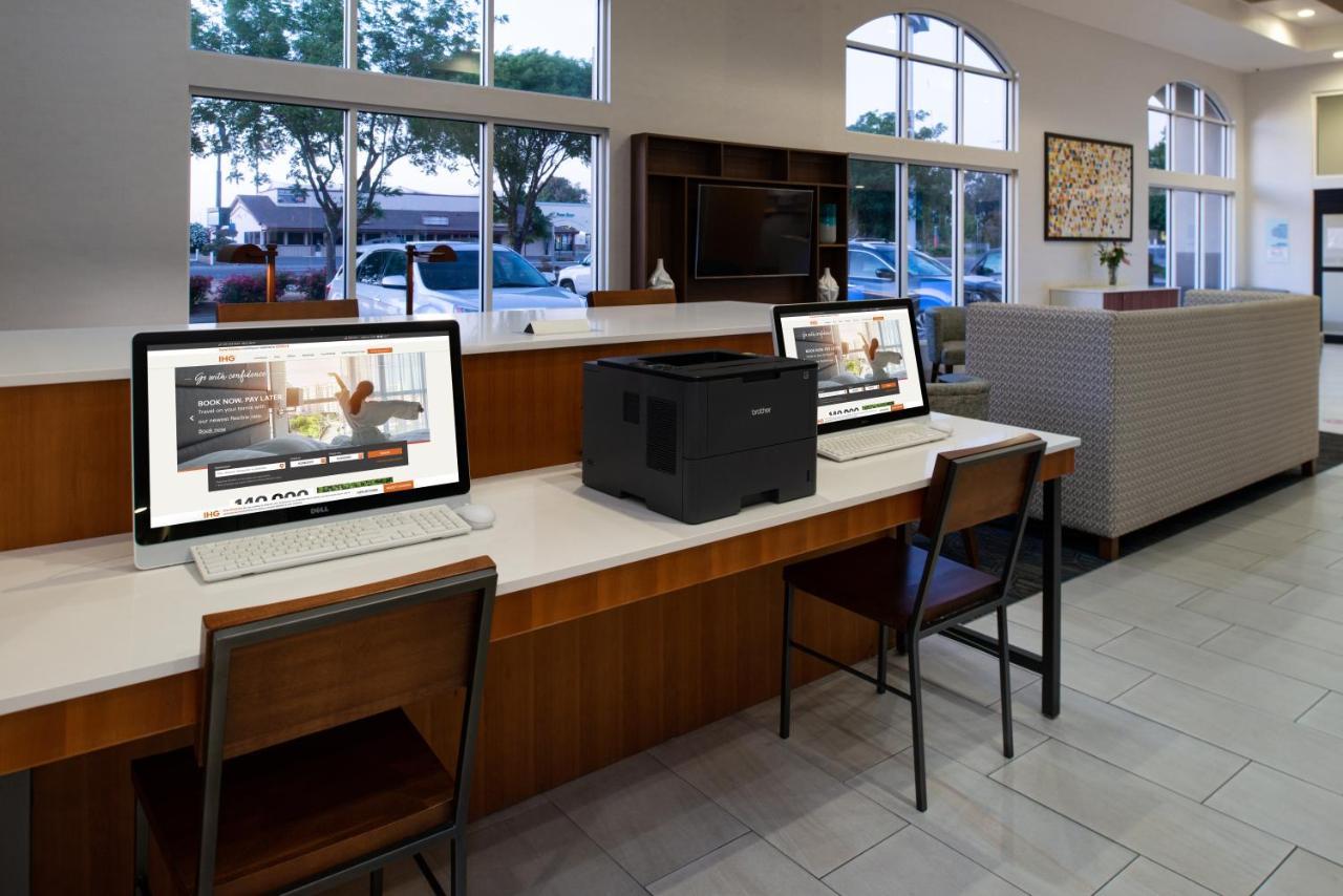 Holiday Inn Express Madera By Ihg Luaran gambar