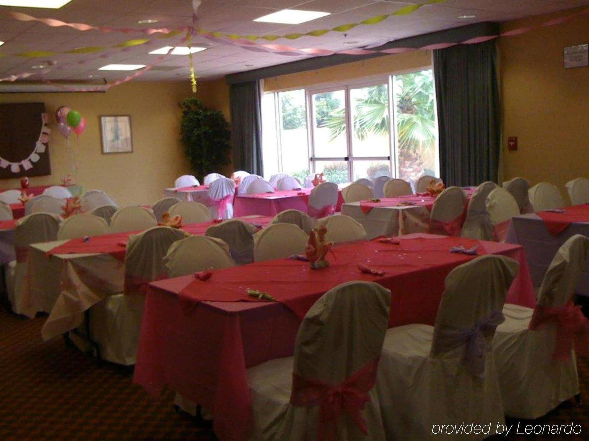 Holiday Inn Express Madera By Ihg Luaran gambar